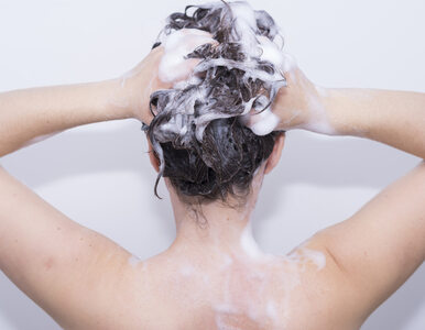 Miniatura: Trycholog: Włosy trzeba myć częściej niż...
