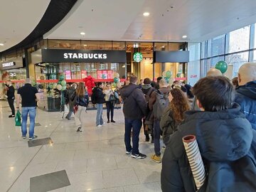 Nowa Sukcesja Ł&oacute;dź Starbucks