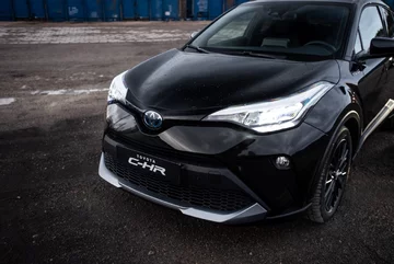 Toyota C-HR Hybrid Black Edition 