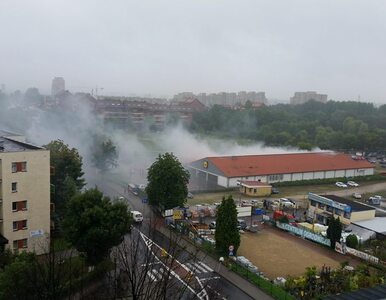 Miniatura: Pożar Lidla w Chorzowie. Na miejscu 12...