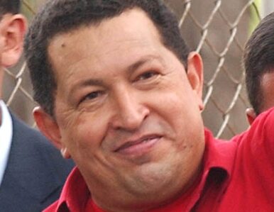 Miniatura: Chavez dostał gitarę. Czerwoną