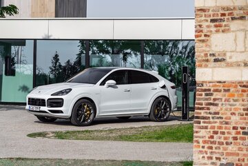 Porsche Cayenne Turbo S E-Hybrid i&nbsp;Porsche Cayenne Turbo S E-Hybrid Coup&eacute;