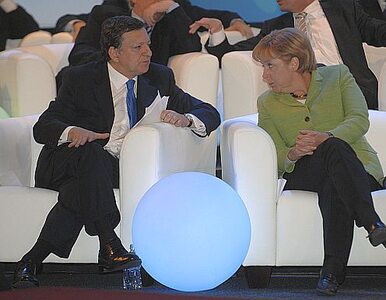Miniatura: Barosso i Merkel bronią euro