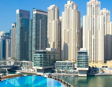 Miniatura: Kup bilet do Dubaju i przenocuj za darmo w...