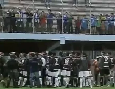 Miniatura: Liga brazylijska: piłkarze się kłócili,...