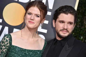 Rose Leslie i Kit Harington 