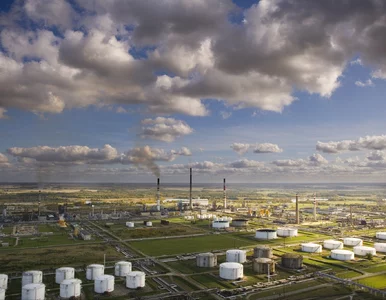 Miniatura: Farmy wiatrowe, zielony wodór, energetyka...