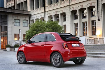 Fiat 500 (RED) 