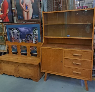 Design vintage na targu staroci w Broniszach 