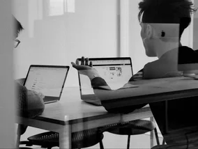 Miniatura: Polacy wciąż zarabiają dużo mniej niż...