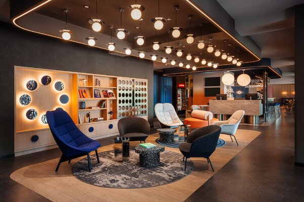 Miniatura: Kosmiczna narracja i funkcjonalność –...