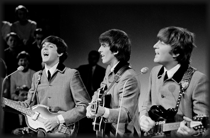 The Beatles był pierwszym zespołem pop nagrodzonym Orderami Imperium Brytyjskiego.