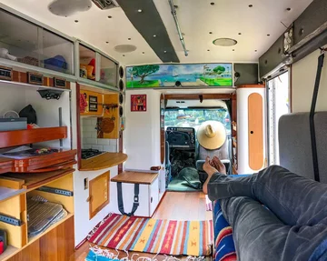 Karetka przerobiona na mieszkanie 