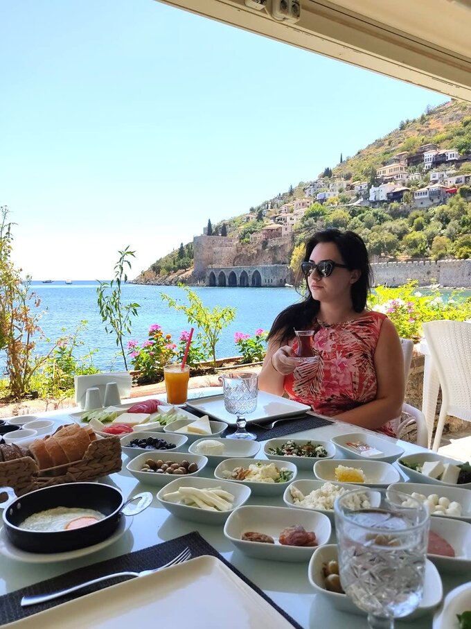 Tureckie śniadanie w&nbsp;Alanyi