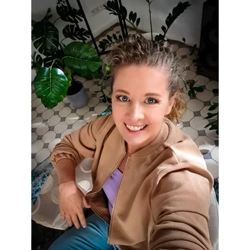 Anna Powierza 