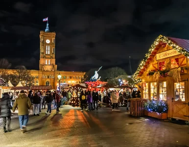 Miniatura: Tutaj jest jarmark świąteczny z biletem...