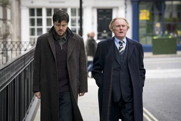 Kadr z serialu „Cormoran Strike: Zabójcza biel” 