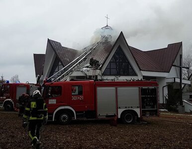 Miniatura: Płonie kościół w Łodzi. Trwa walka z ogniem