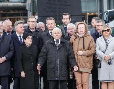 Miniatura: Kaczyński grzmi na miesięcznicy. „Są po...