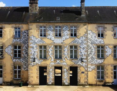 Miniatura: NeSpoon tworzy koronkowy mural w...