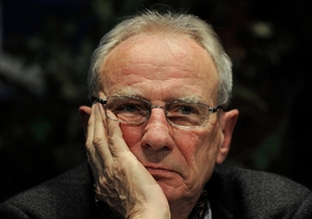 Postanowił rozliczyć się z własnym ojcem. Tego przed pogrzebem się nie...