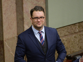 Łukasz Mejza wybuczany w Sejmie. Szybka reakcja posłanek PiS