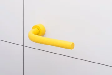 Kolorowe mieszkanie dla dużej rodzony, projekt NoArchitects Linka, NoArchitects, kolorowe mieszkanie, różowe