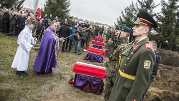 Pogrzeb poległych we wrześniu '39 żołnierzy z 49 Pułku Wołyńskiego 