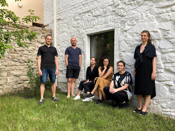 Barbora Weinzettlov&aacute; i&nbsp;Jiř&iacute; Weinzettl z&nbsp;zespołem, Atelier 111