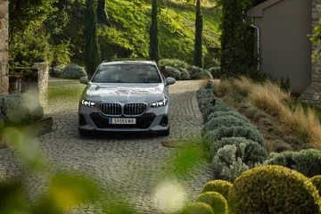 BMW i5 