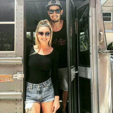 Tyler Hjorting, Lexi O’Brien i ich dom na kółkach 