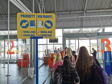 Miniatura: Ewakuacja lotniska w Modlinie. „Na miejsce...