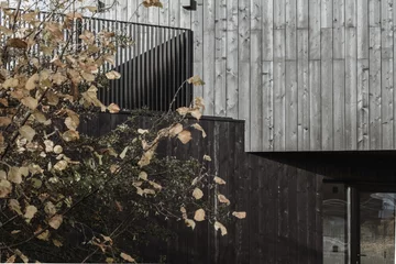 Dom drewniany całoroczny modułowy Falcon House, projekt brytyjskiej pracowni Koto 