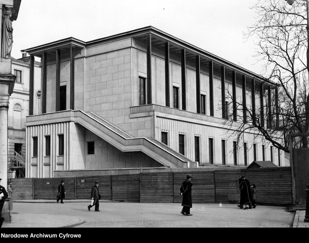 Modernistyczny pawilon przy pałacu Brühla zaprojektowany przez Bohdana Pniewskiego, 1936 rok 