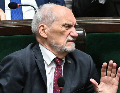 Miniatura: Macierewicz „obnażony do szpiku kości”?...