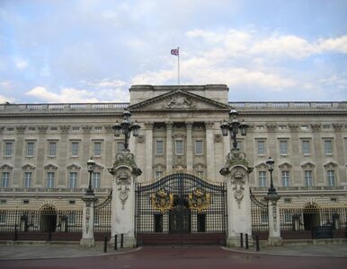 Miniatura: Królewski pokaz mody w Pałacu Buckingham