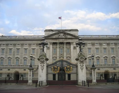 Miniatura: Królewski pokaz mody w Pałacu Buckingham