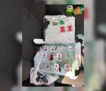 Kiedy twój pies chce za szybko otworzyć kalendarz adwentowy 