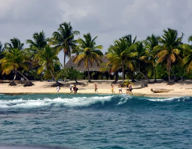 Miniatura: Statek z turystami zaczął tonąć. Akcja...