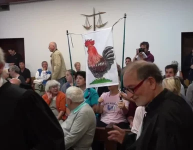 Miniatura: Kogut Maurice uniewinniony. Sąd: Dalej...