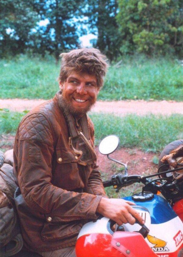 14. "Mój ojciec podczas zwiedzania Afryki motocyklem w latach 80.".
