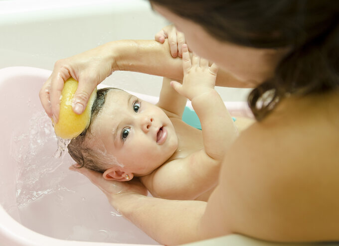 Kąpiel może być przyjemnym i relaksującym wydarzeniem przed snem, jeśli odpowiednio ją przygotujesz