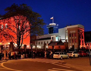 Miniatura: W 2005 r. – 21 mln osób, w 2012 r....