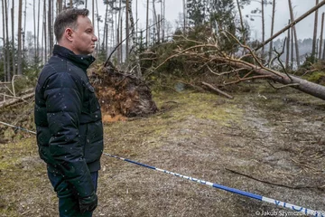 Prezydent na terenach dotkniętych sierpniową nawałnicą 