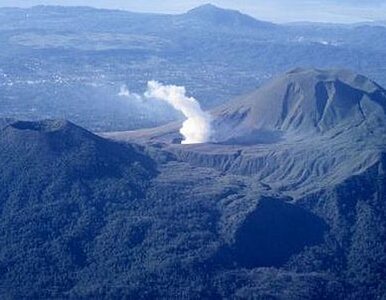 Miniatura: Wulkan na Celebes blisko erupcji. Trwa...