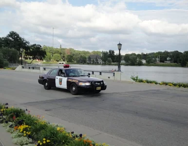 Miniatura: Uciekając przed policją, zamknął się w...