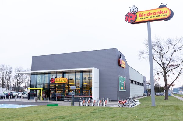 Miniatura: Nowoczesna Biedronka w Warszawie