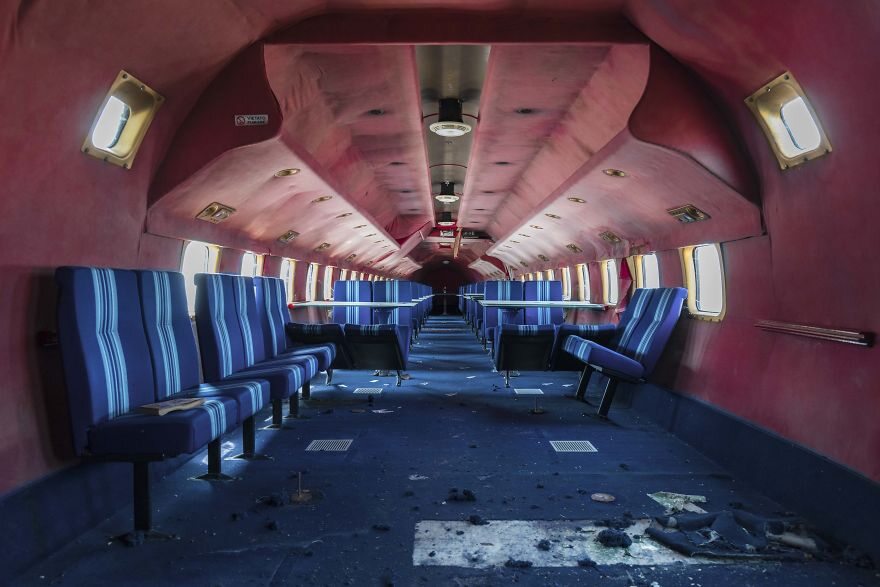 Wnętrze porzuconego samolotu 