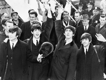 The Beatles arrive na lotnisku JFK