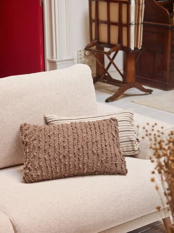 Kolecja A view of Hedonism Kave Home zaprezentowana w domu barcelońskiego fotografa i restauratora Leopoldo Pomésa 